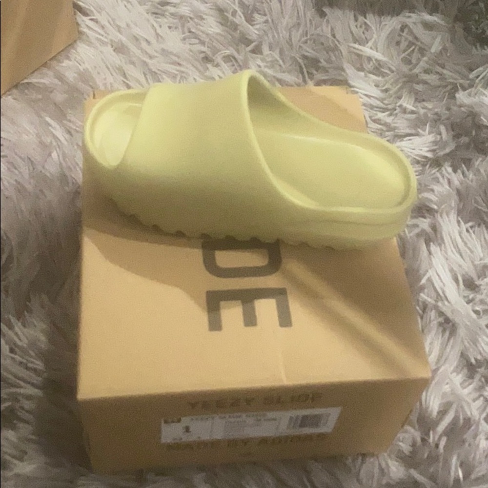 Kids yeeyz slides size 1